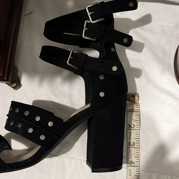 SHOE DAZZLE STRAPPY black VELVET 4" covered BLOCK HEEL BUCKLE & STUDS size 8.5 - Picture 9 of 10